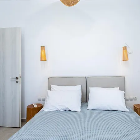 Naxos Infinity And Vila Galanado