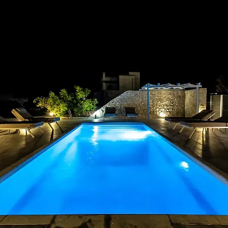 Naxos Infinity And Galanado