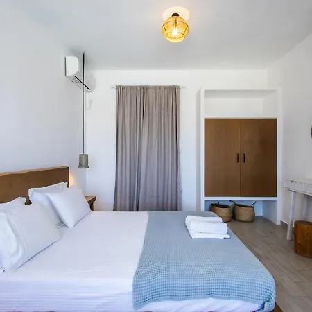 Naxos Infinity And Vila Galanado