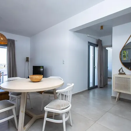 Naxos Infinity And Vila Galanado