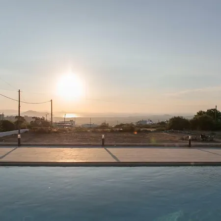 Naxos Infinity And Galanado